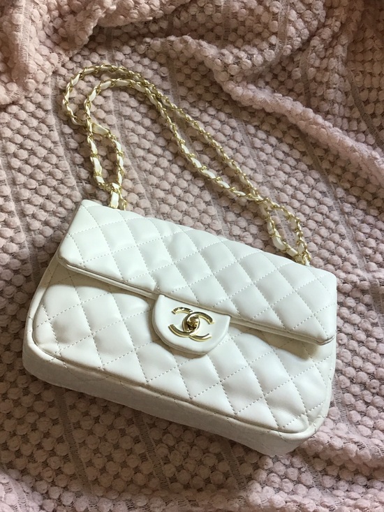 CHANEL Handbags - CHANEL White Quilted Shoulder Bag with Gold Chain